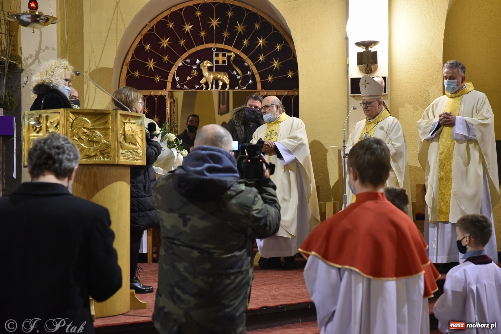 Zdjęcie w galerii na portalu naszraciborz.pl: Inauguracja wieczystej adoracji w kościele NSPJ w Raciborzu [WIDEOREPORTAŻ] wiadomości z regionu
