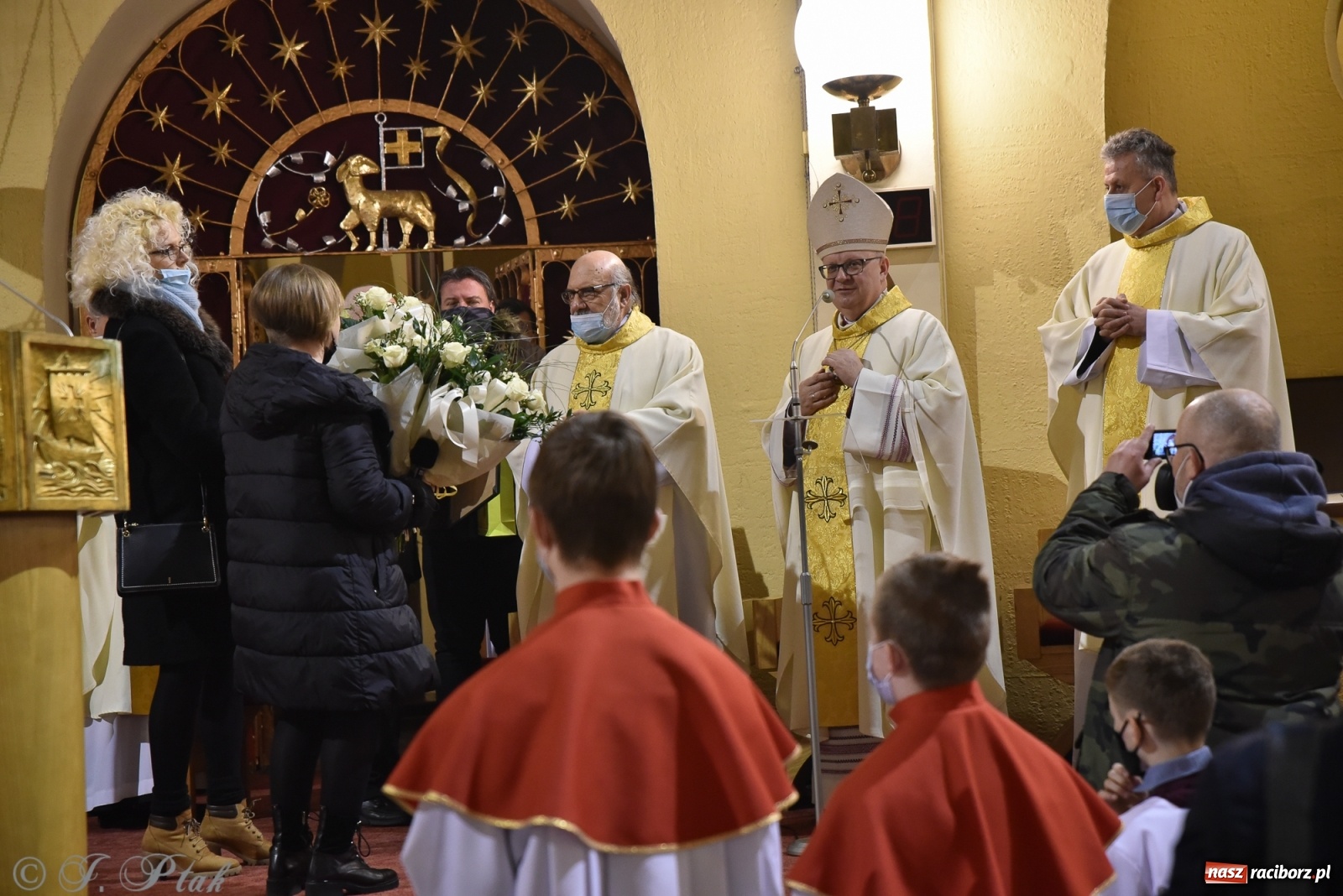 Zdjęcie w galerii na portalu naszraciborz.pl: Inauguracja wieczystej adoracji w kościele NSPJ w Raciborzu [WIDEOREPORTAŻ] wiadomości z regionu