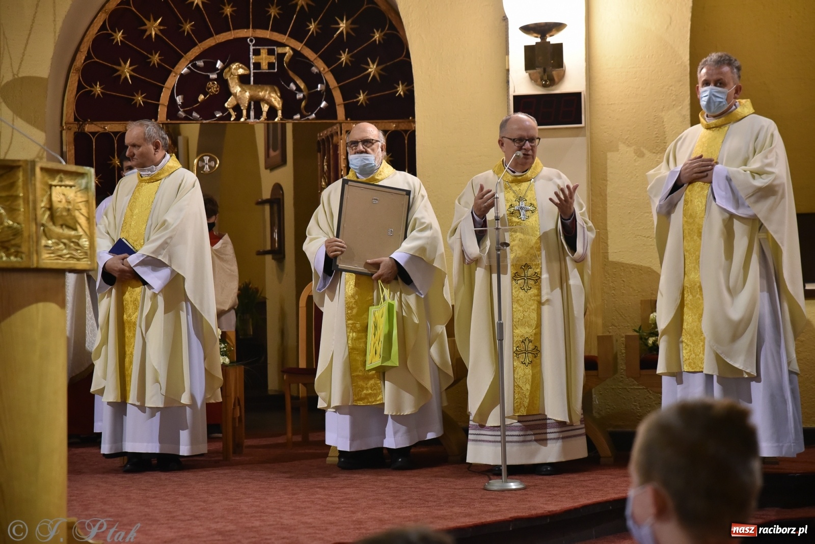 Zdjęcie w galerii na portalu naszraciborz.pl: Inauguracja wieczystej adoracji w kościele NSPJ w Raciborzu [WIDEOREPORTAŻ] wiadomości z regionu