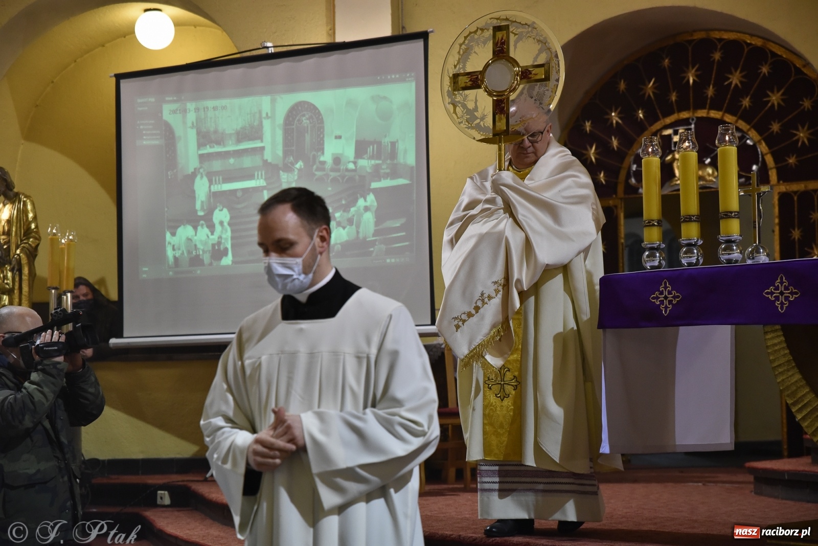 Zdjęcie w galerii na portalu naszraciborz.pl: Inauguracja wieczystej adoracji w kościele NSPJ w Raciborzu [WIDEOREPORTAŻ] wiadomości z regionu