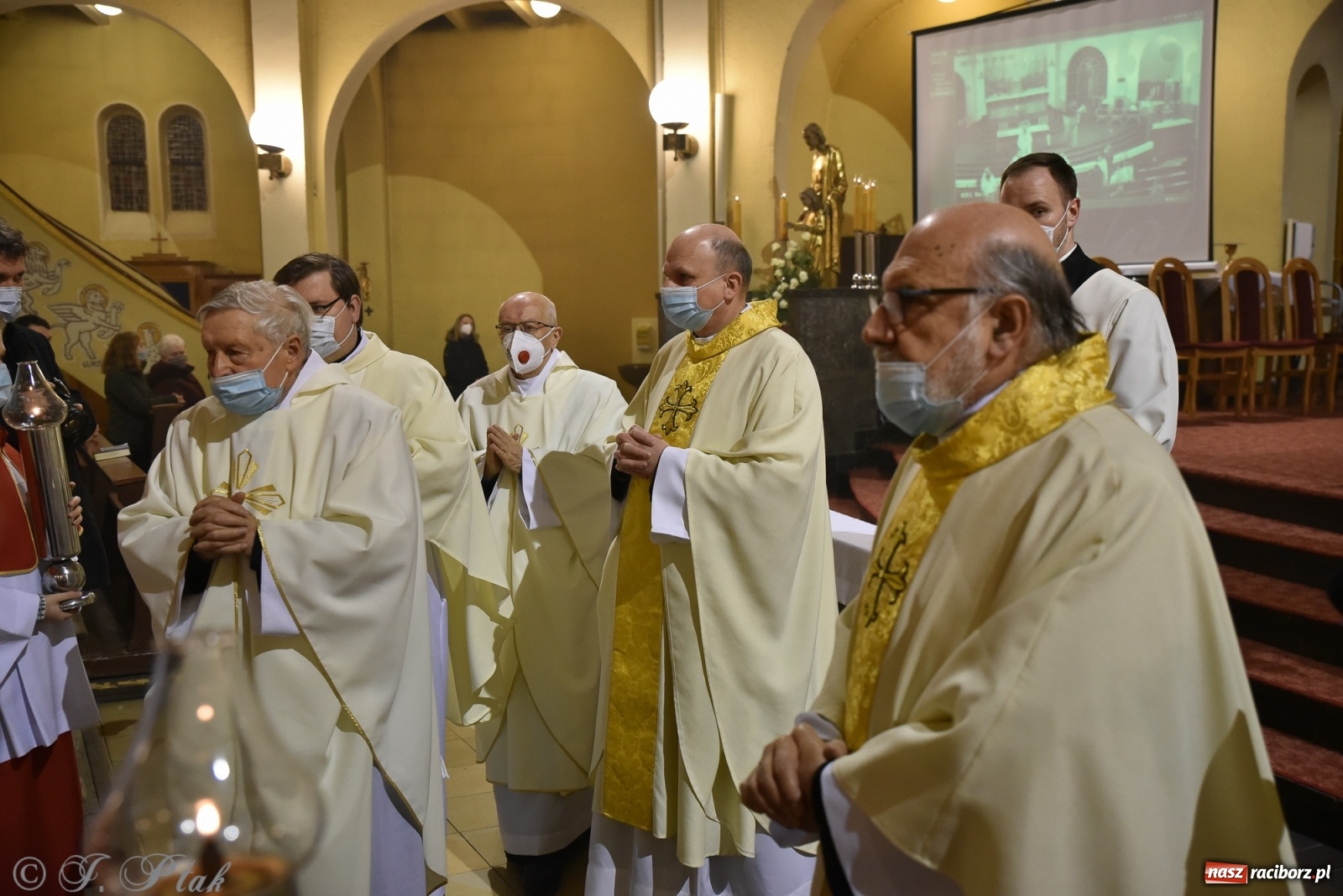 Zdjęcie w galerii na portalu naszraciborz.pl: Inauguracja wieczystej adoracji w kościele NSPJ w Raciborzu [WIDEOREPORTAŻ] wiadomości z regionu
