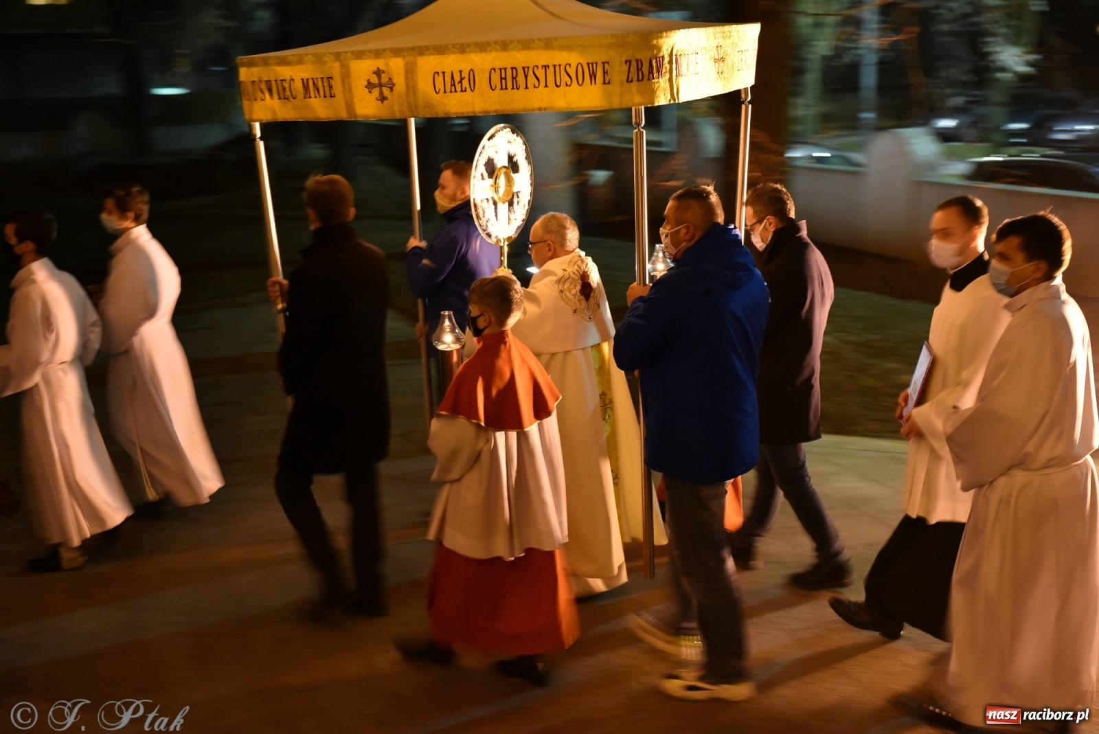 Zdjęcie w galerii na portalu naszraciborz.pl: Inauguracja wieczystej adoracji w kościele NSPJ w Raciborzu [WIDEOREPORTAŻ] wiadomości z regionu