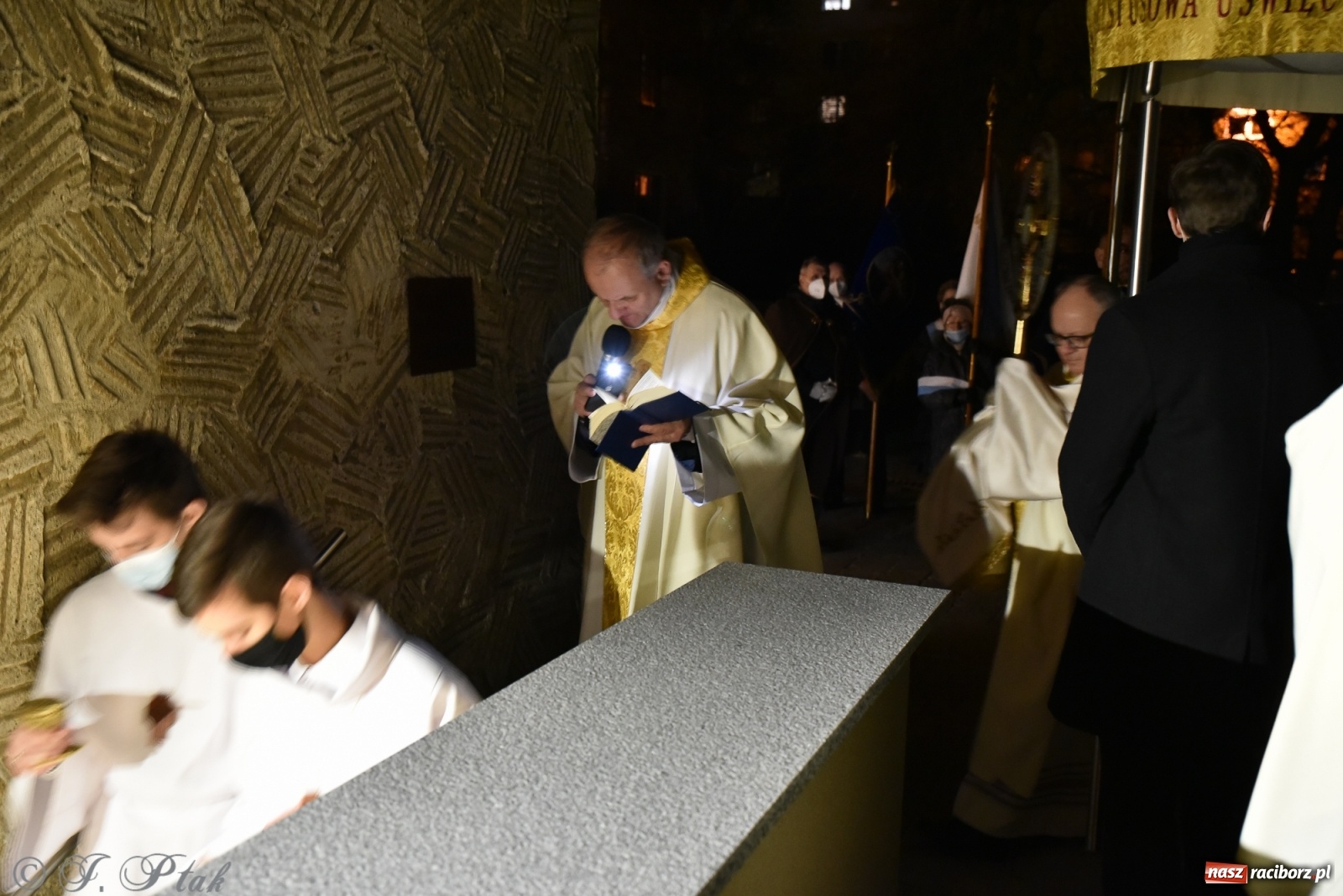 Zdjęcie w galerii na portalu naszraciborz.pl: Inauguracja wieczystej adoracji w kościele NSPJ w Raciborzu [WIDEOREPORTAŻ] wiadomości z regionu