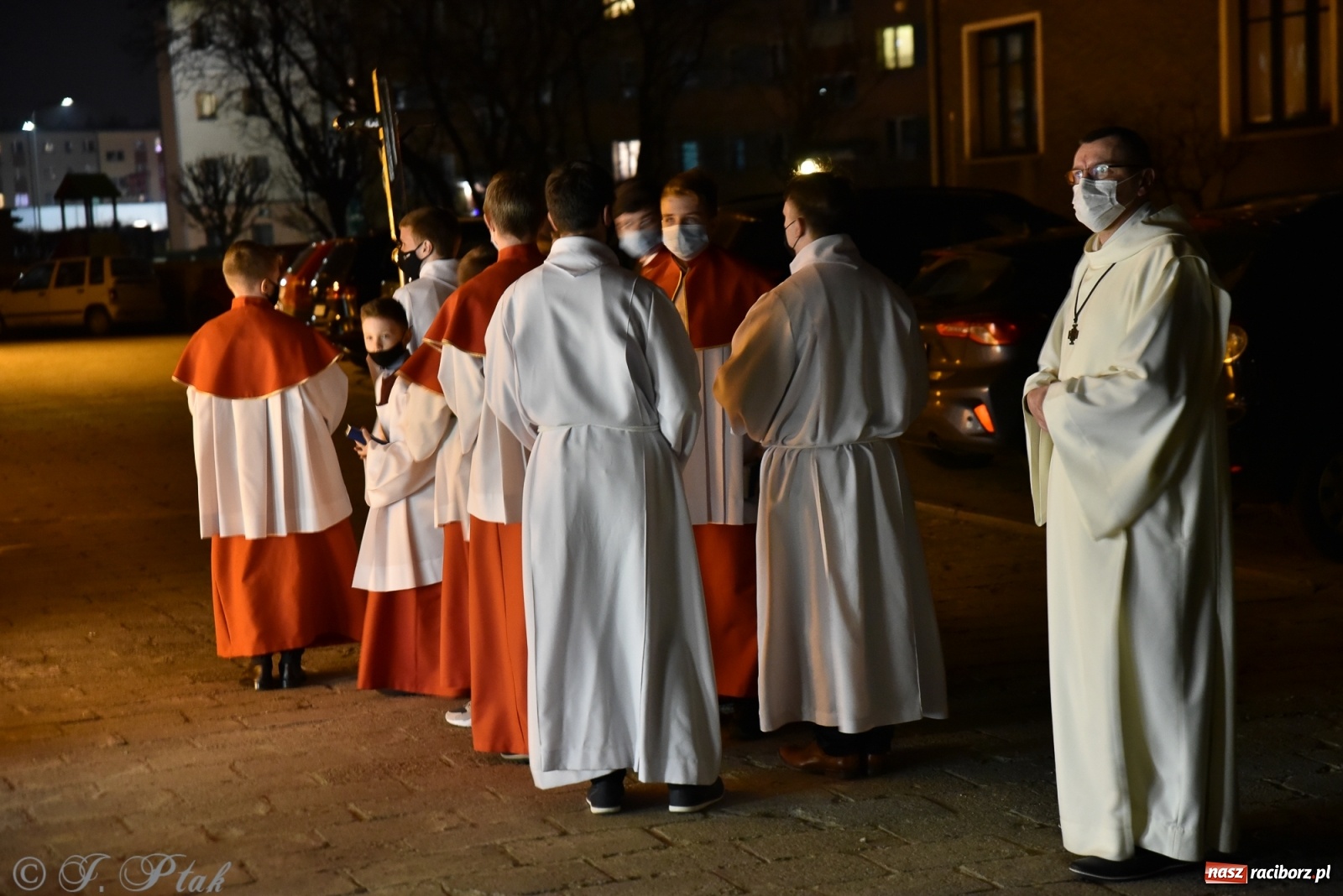 Zdjęcie w galerii na portalu naszraciborz.pl: Inauguracja wieczystej adoracji w kościele NSPJ w Raciborzu [WIDEOREPORTAŻ] wiadomości z regionu