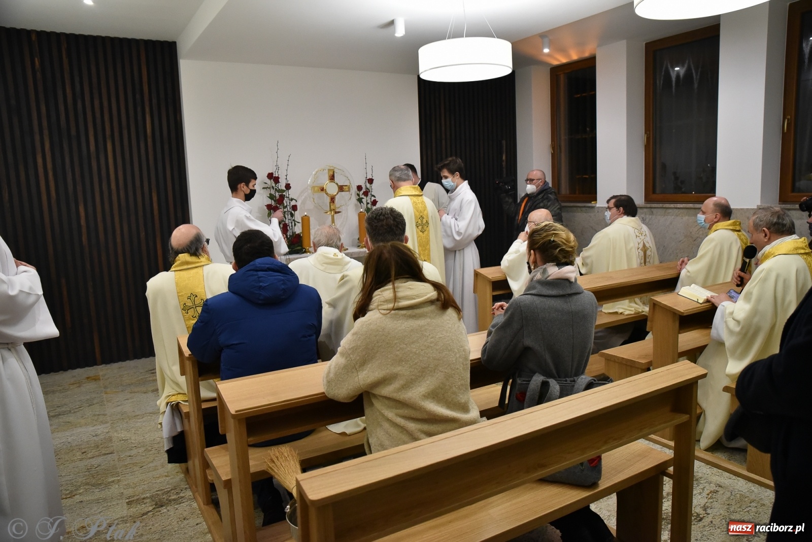 Zdjęcie w galerii na portalu naszraciborz.pl: Inauguracja wieczystej adoracji w kościele NSPJ w Raciborzu [WIDEOREPORTAŻ] wiadomości z regionu