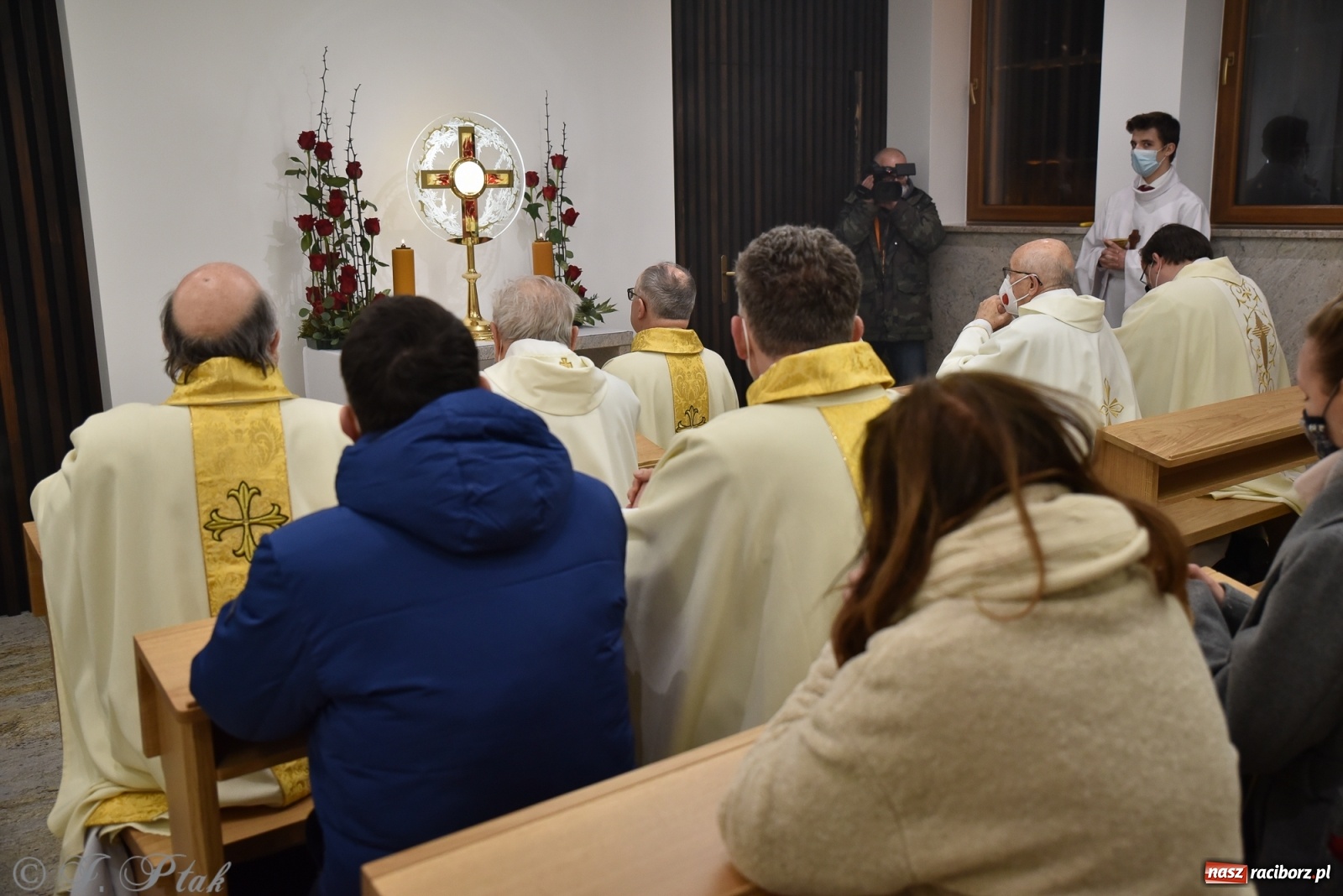 Zdjęcie w galerii na portalu naszraciborz.pl: Inauguracja wieczystej adoracji w kościele NSPJ w Raciborzu [WIDEOREPORTAŻ] wiadomości z regionu