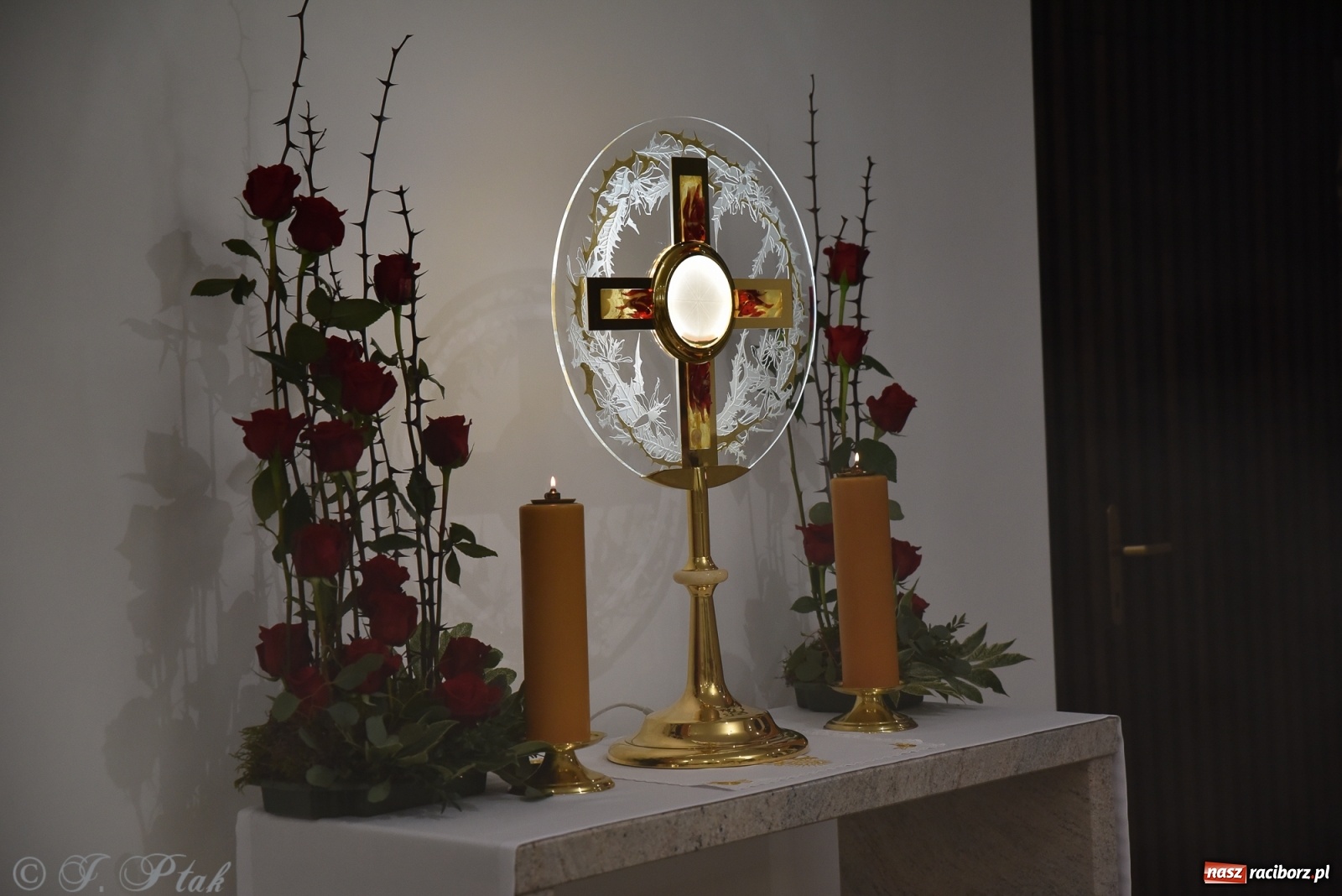 Zdjęcie w galerii na portalu naszraciborz.pl: Inauguracja wieczystej adoracji w kościele NSPJ w Raciborzu [WIDEOREPORTAŻ] wiadomości z regionu