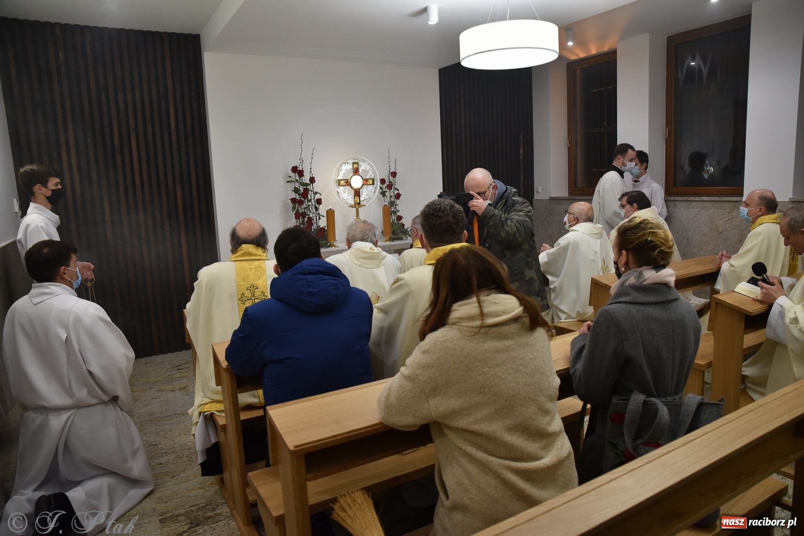 Zdjęcie w galerii na portalu naszraciborz.pl: Inauguracja wieczystej adoracji w kościele NSPJ w Raciborzu [WIDEOREPORTAŻ] wiadomości z regionu