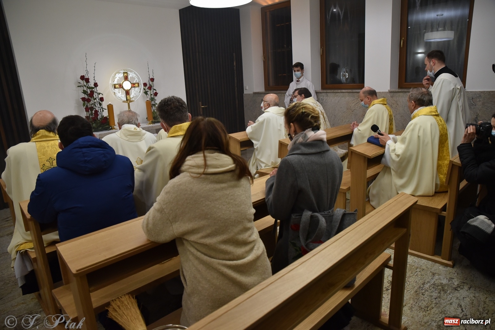 Zdjęcie w galerii na portalu naszraciborz.pl: Inauguracja wieczystej adoracji w kościele NSPJ w Raciborzu [WIDEOREPORTAŻ] wiadomości z regionu