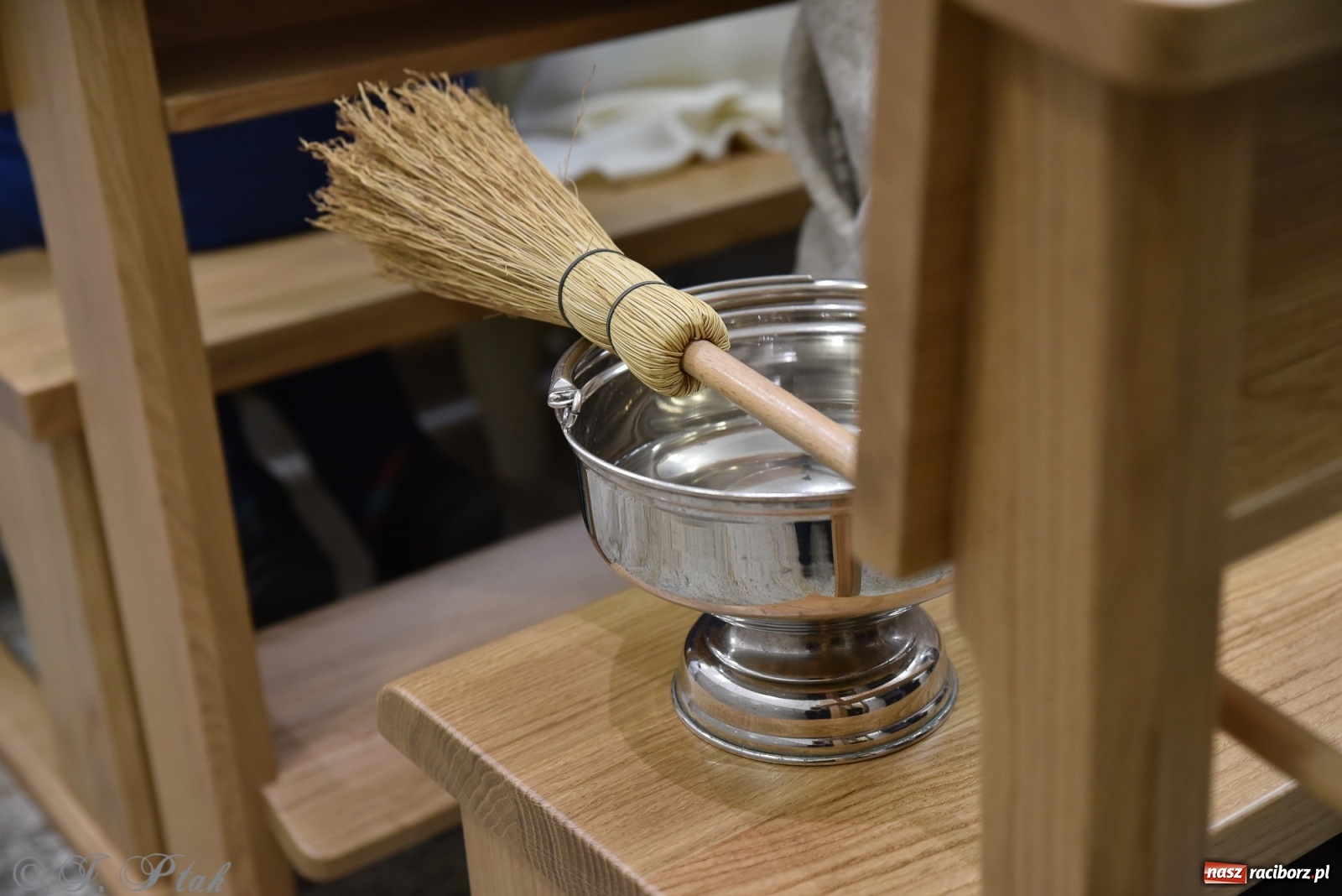 Zdjęcie w galerii na portalu naszraciborz.pl: Inauguracja wieczystej adoracji w kościele NSPJ w Raciborzu [WIDEOREPORTAŻ] wiadomości z regionu