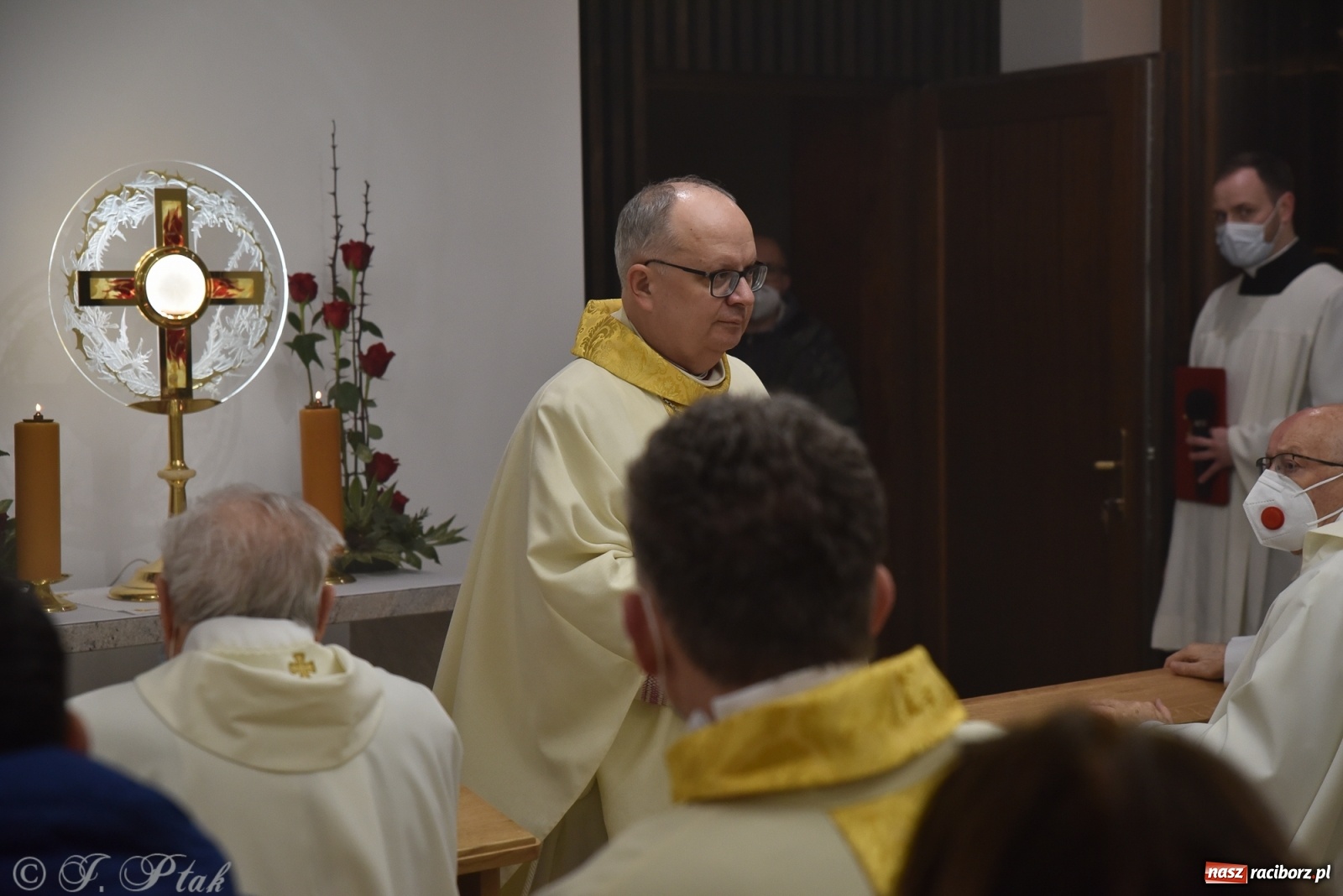 Zdjęcie w galerii na portalu naszraciborz.pl: Inauguracja wieczystej adoracji w kościele NSPJ w Raciborzu [WIDEOREPORTAŻ] wiadomości z regionu