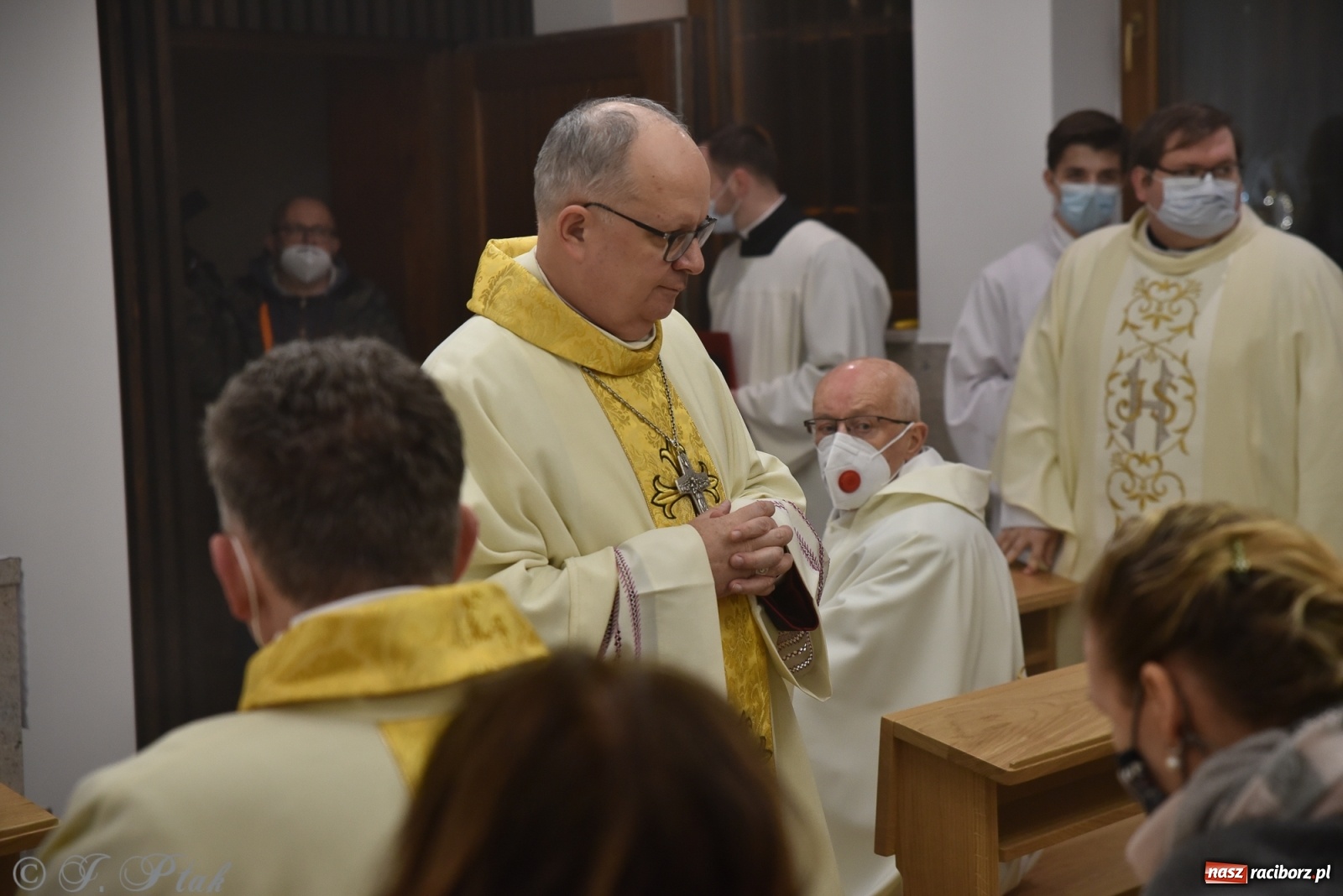 Zdjęcie w galerii na portalu naszraciborz.pl: Inauguracja wieczystej adoracji w kościele NSPJ w Raciborzu [WIDEOREPORTAŻ] wiadomości z regionu