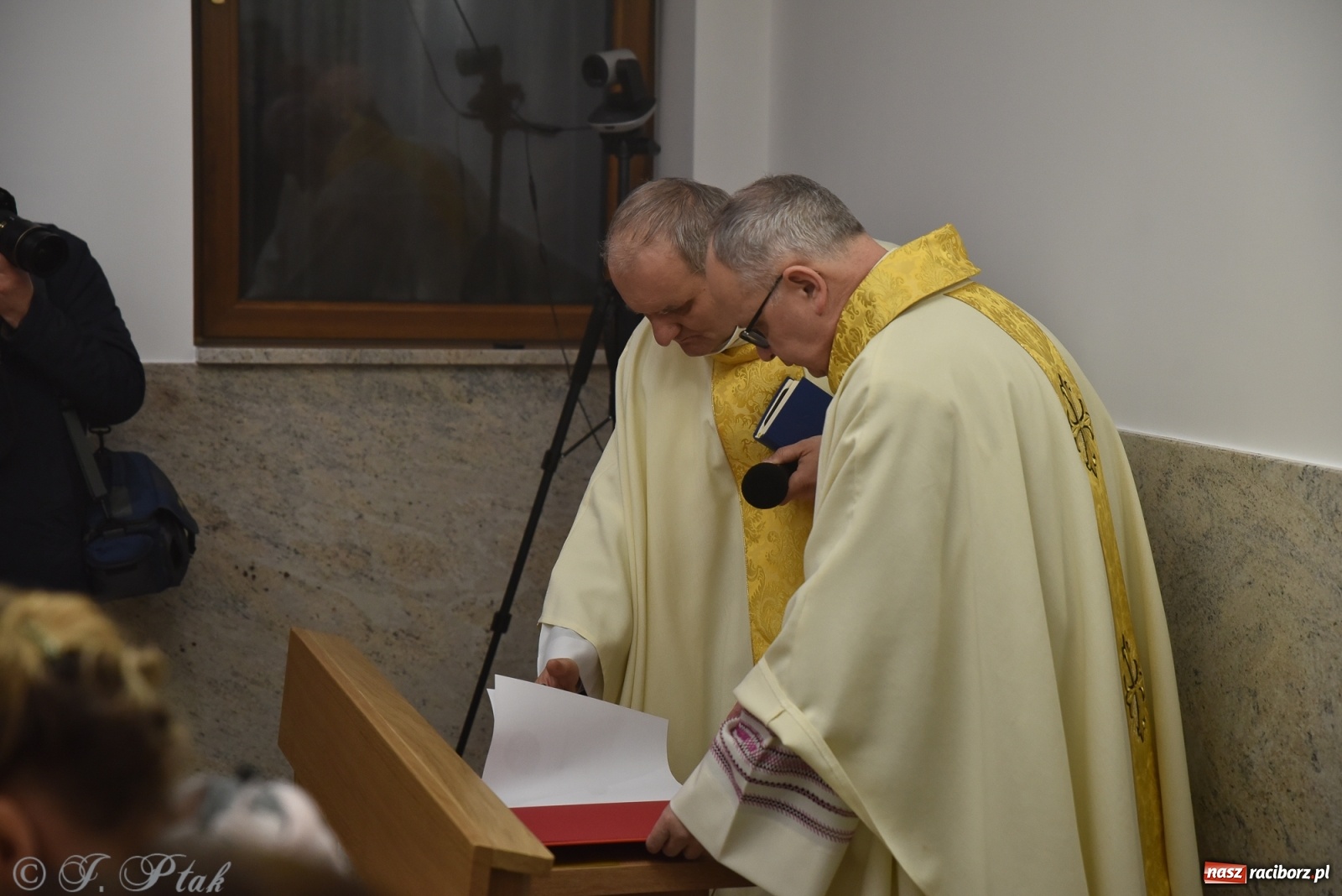 Zdjęcie w galerii na portalu naszraciborz.pl: Inauguracja wieczystej adoracji w kościele NSPJ w Raciborzu [WIDEOREPORTAŻ] wiadomości z regionu