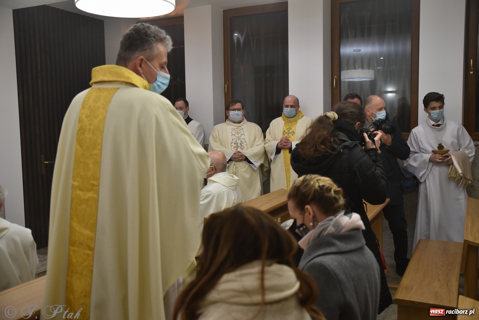 Zdjęcie w galerii na portalu naszraciborz.pl: Inauguracja wieczystej adoracji w kościele NSPJ w Raciborzu [WIDEOREPORTAŻ] wiadomości z regionu