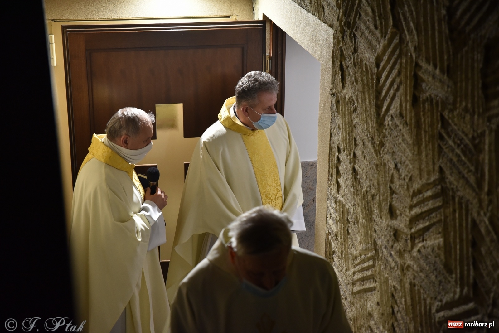 Zdjęcie w galerii na portalu naszraciborz.pl: Inauguracja wieczystej adoracji w kościele NSPJ w Raciborzu [WIDEOREPORTAŻ] wiadomości z regionu