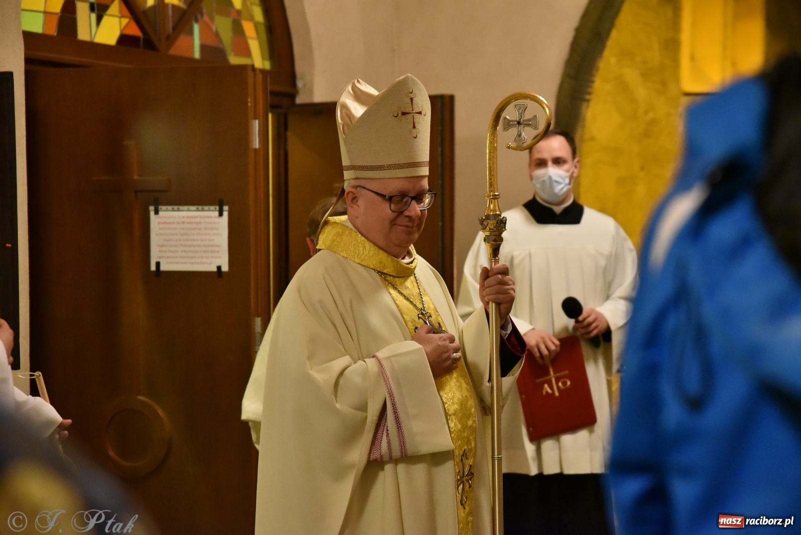 Zdjęcie w galerii na portalu naszraciborz.pl: Inauguracja wieczystej adoracji w kościele NSPJ w Raciborzu [WIDEOREPORTAŻ] wiadomości z regionu