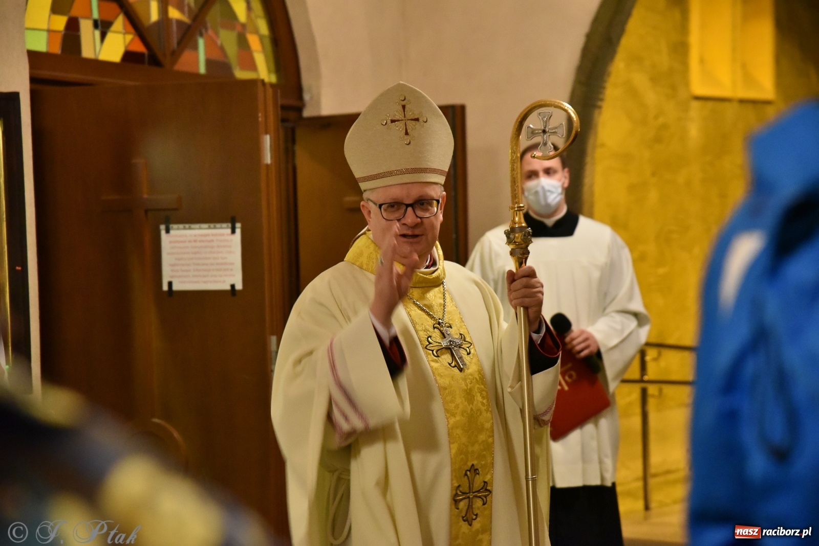 Zdjęcie w galerii na portalu naszraciborz.pl: Inauguracja wieczystej adoracji w kościele NSPJ w Raciborzu [WIDEOREPORTAŻ] wiadomości z regionu