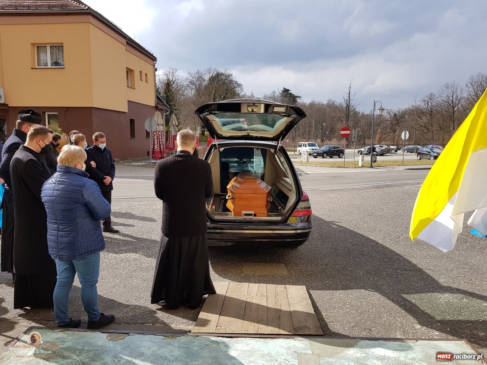 Zdjęcie w galerii na portalu naszraciborz.pl: Ostatnie pożegnanie ks. bp. Gerarda Kusza wiadomości z regionu