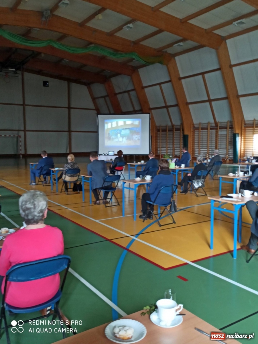 Zdjęcie w galerii na portalu naszraciborz.pl: Godki i bojki Strzałki - obraz małej ojczyzny na kartach książki wiadomości z regionu