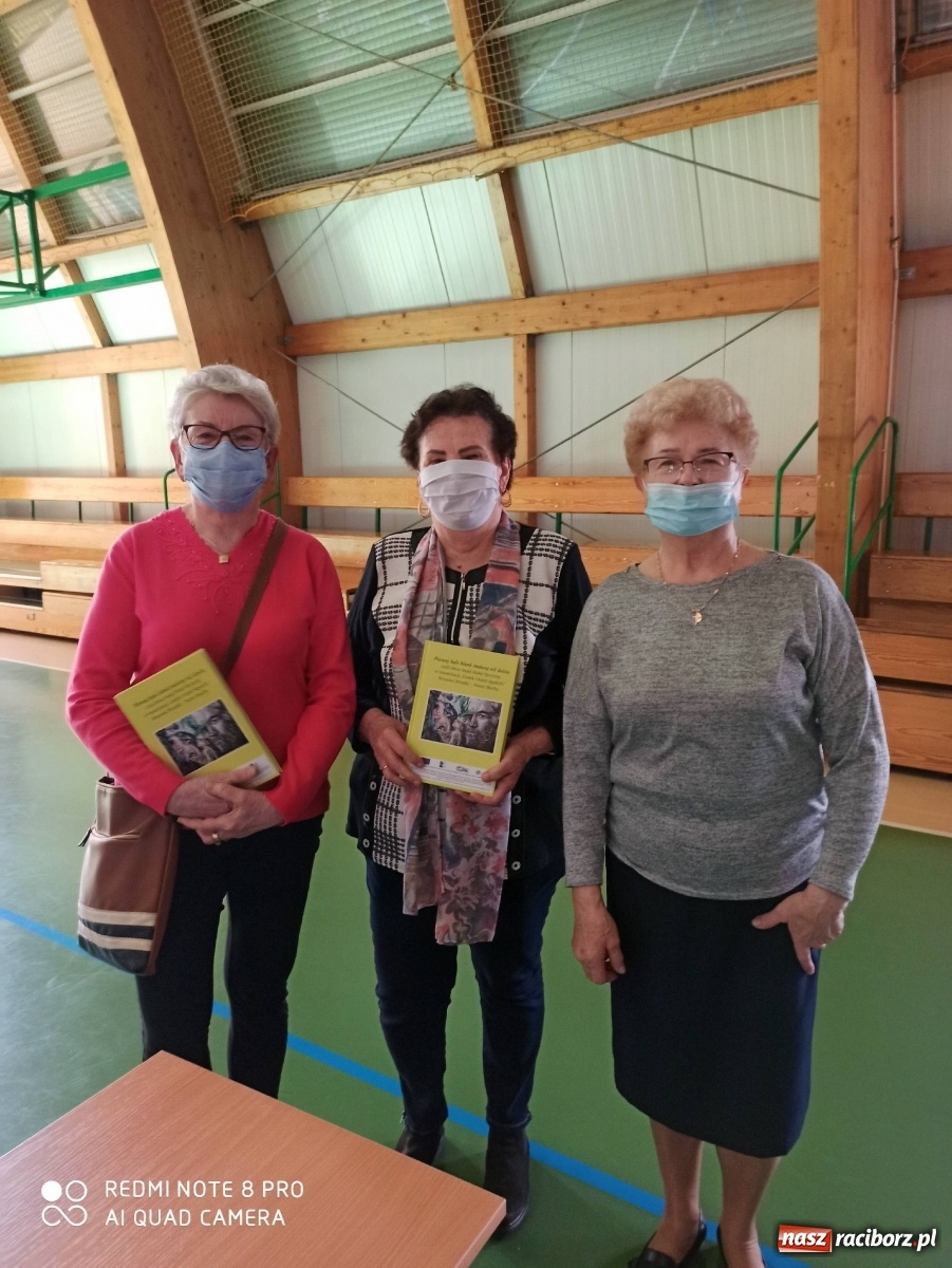 Zdjęcie w galerii na portalu naszraciborz.pl: Godki i bojki Strzałki - obraz małej ojczyzny na kartach książki wiadomości z regionu