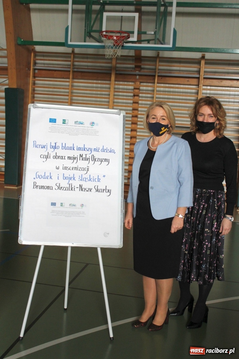 Zdjęcie w galerii na portalu naszraciborz.pl: Godki i bojki Strzałki - obraz małej ojczyzny na kartach książki wiadomości z regionu