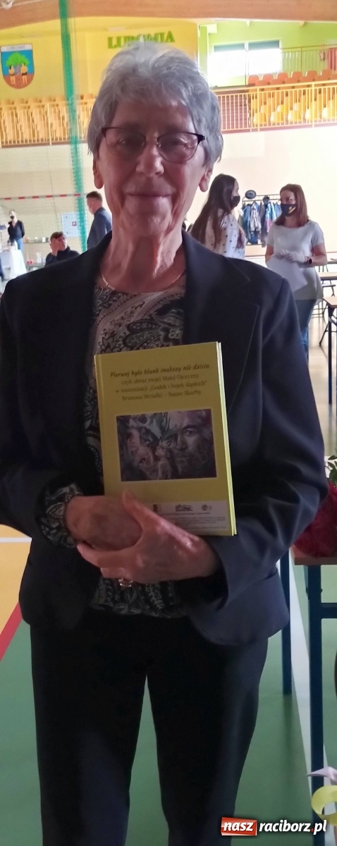 Zdjęcie w galerii na portalu naszraciborz.pl: Godki i bojki Strzałki - obraz małej ojczyzny na kartach książki wiadomości z regionu