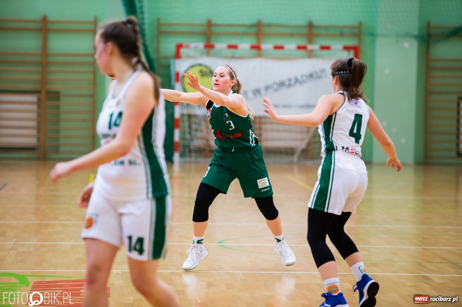 Zdjęcie w galerii na portalu naszraciborz.pl: Koszykarska rywalizacja o puchar Rektora PWSZ Racibórz [FOTO i WIDEO] wiadomości z regionu
