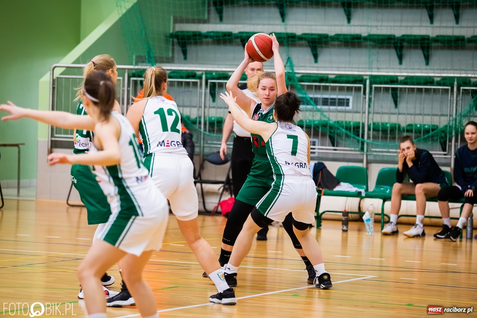 Zdjęcie w galerii na portalu naszraciborz.pl: Koszykarska rywalizacja o puchar Rektora PWSZ Racibórz [FOTO i WIDEO] wiadomości z regionu