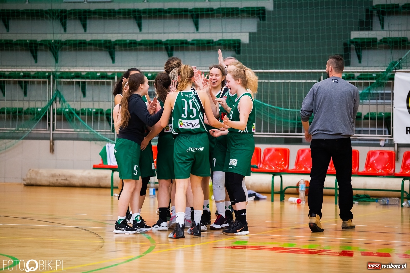 Zdjęcie w galerii na portalu naszraciborz.pl: Koszykarska rywalizacja o puchar Rektora PWSZ Racibórz [FOTO i WIDEO] wiadomości z regionu