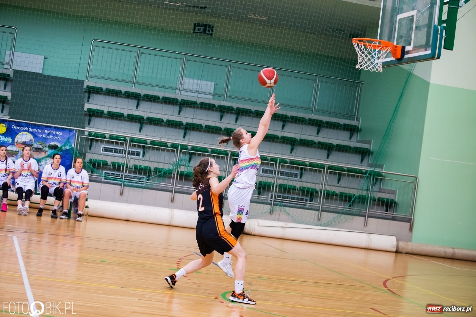 Zdjęcie w galerii na portalu naszraciborz.pl: Koszykarska rywalizacja o puchar Rektora PWSZ Racibórz [FOTO i WIDEO] wiadomości z regionu