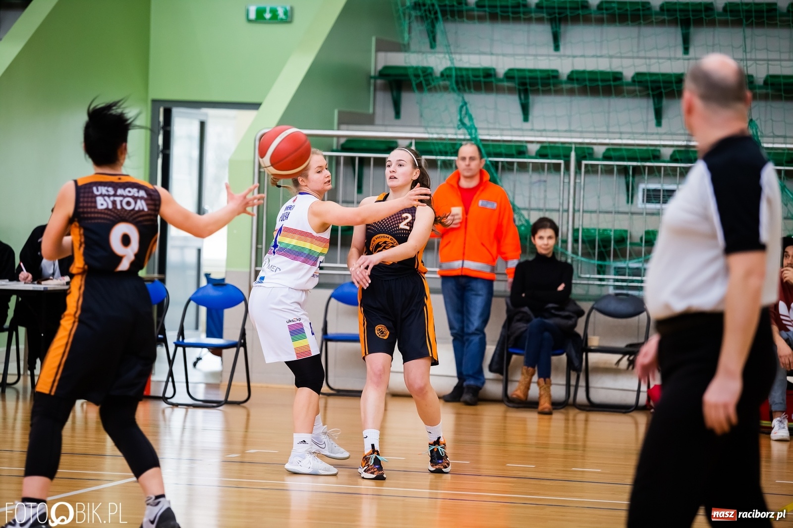 Zdjęcie w galerii na portalu naszraciborz.pl: Koszykarska rywalizacja o puchar Rektora PWSZ Racibórz [FOTO i WIDEO] wiadomości z regionu