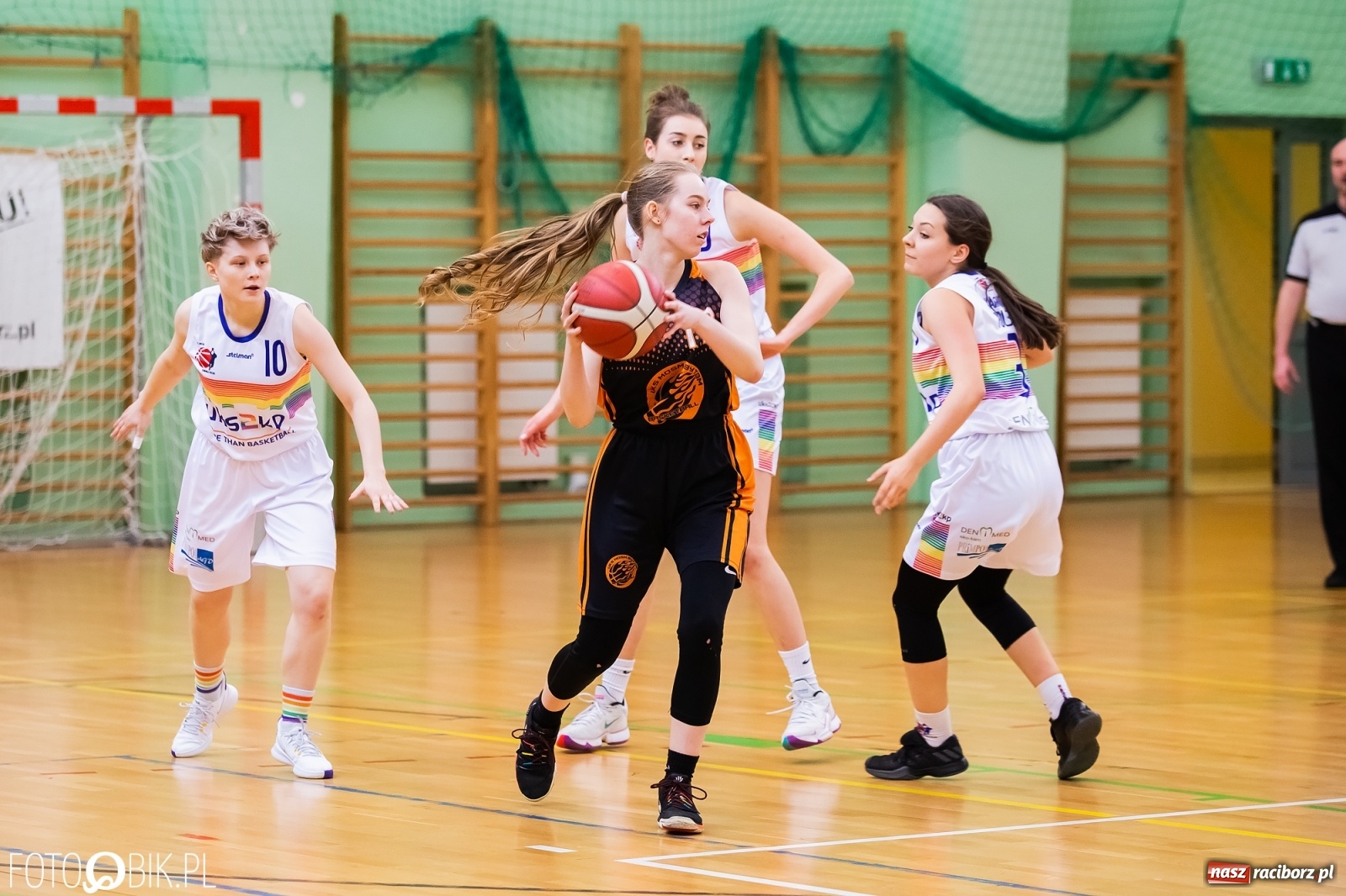 Zdjęcie w galerii na portalu naszraciborz.pl: Koszykarska rywalizacja o puchar Rektora PWSZ Racibórz [FOTO i WIDEO] wiadomości z regionu