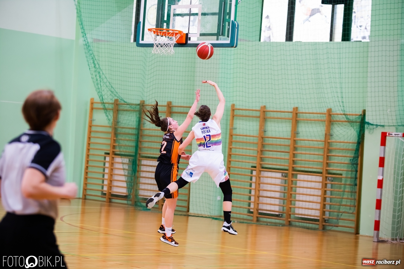 Zdjęcie w galerii na portalu naszraciborz.pl: Koszykarska rywalizacja o puchar Rektora PWSZ Racibórz [FOTO i WIDEO] wiadomości z regionu