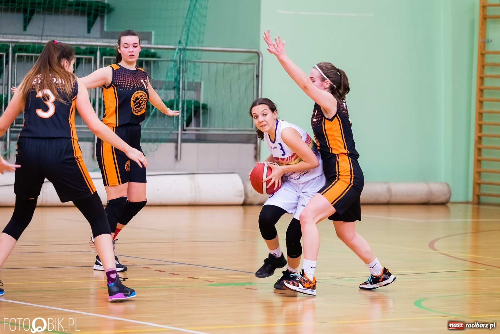 Zdjęcie w galerii na portalu naszraciborz.pl: Koszykarska rywalizacja o puchar Rektora PWSZ Racibórz [FOTO i WIDEO] wiadomości z regionu