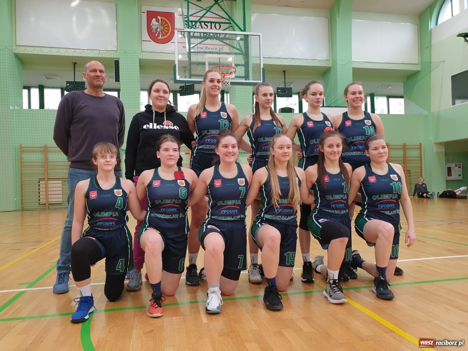 Zdjęcie w galerii na portalu naszraciborz.pl: Koszykarska rywalizacja o puchar Rektora PWSZ Racibórz [FOTO i WIDEO] wiadomości z regionu