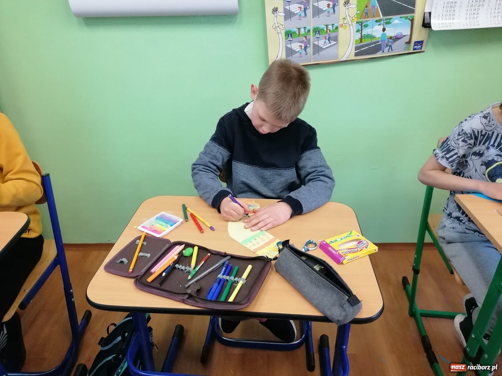 Zdjęcie w galerii na portalu naszraciborz.pl: Kolorowe skarpetki. Pamiętamy o naszych znajomych z Zespołem Downa wiadomości z regionu