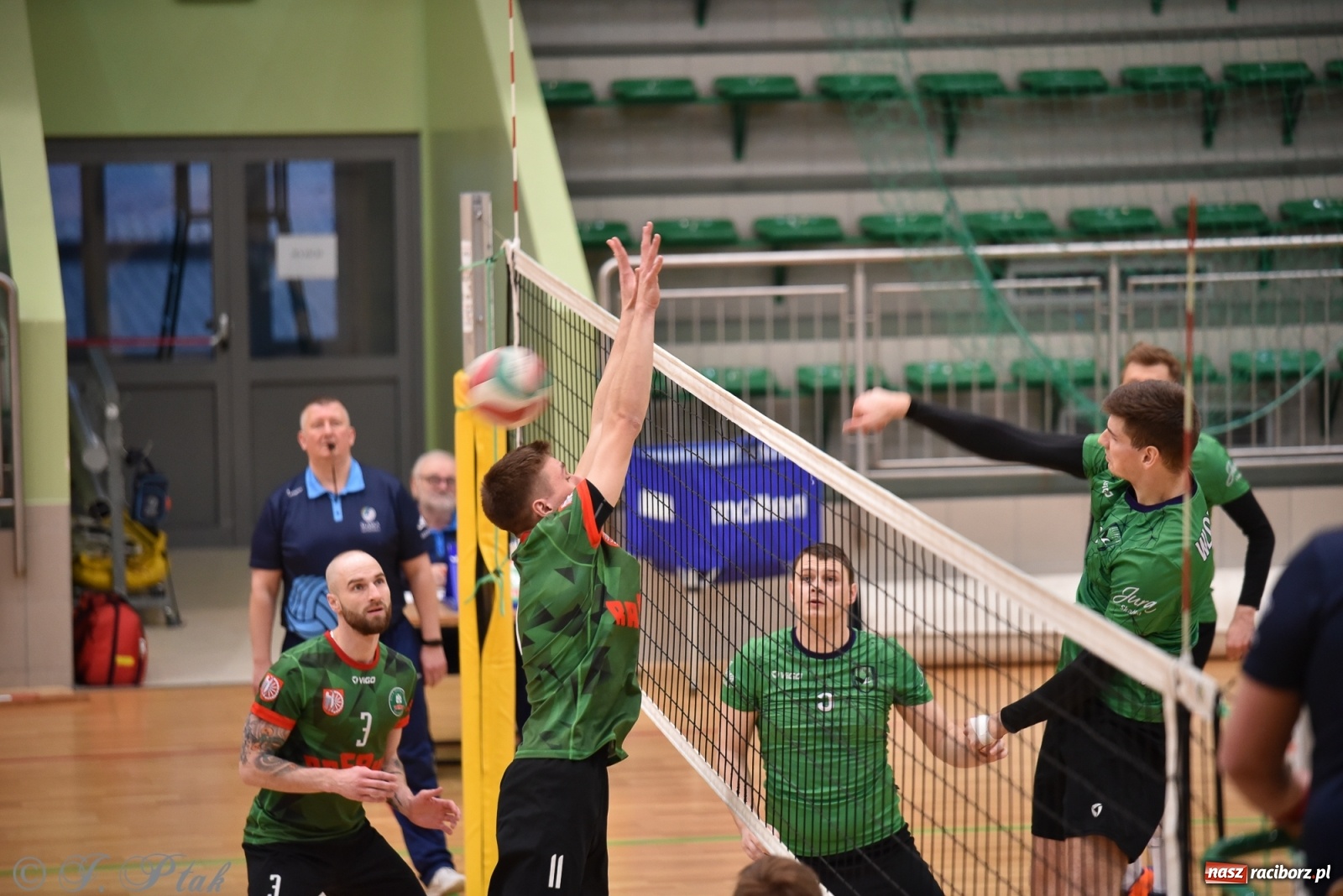 Zdjęcie w galerii na portalu naszraciborz.pl: Siatkówka. Mógł być spacerek, a było pod górkę [FOTO] wiadomości z regionu