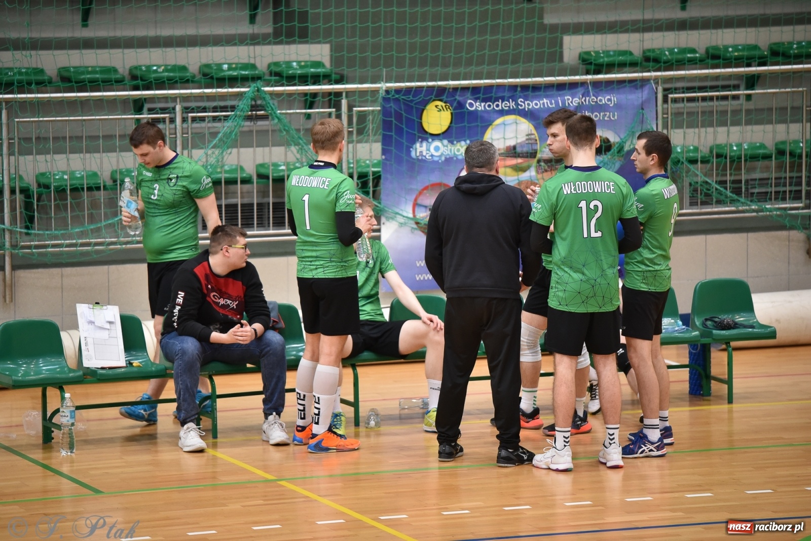Zdjęcie w galerii na portalu naszraciborz.pl: Siatkówka. Mógł być spacerek, a było pod górkę [FOTO] wiadomości z regionu