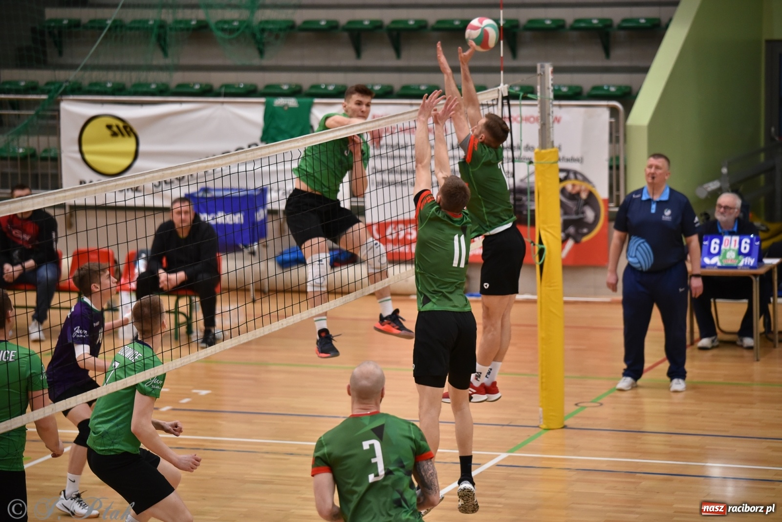 Zdjęcie w galerii na portalu naszraciborz.pl: Siatkówka. Mógł być spacerek, a było pod górkę [FOTO] wiadomości z regionu