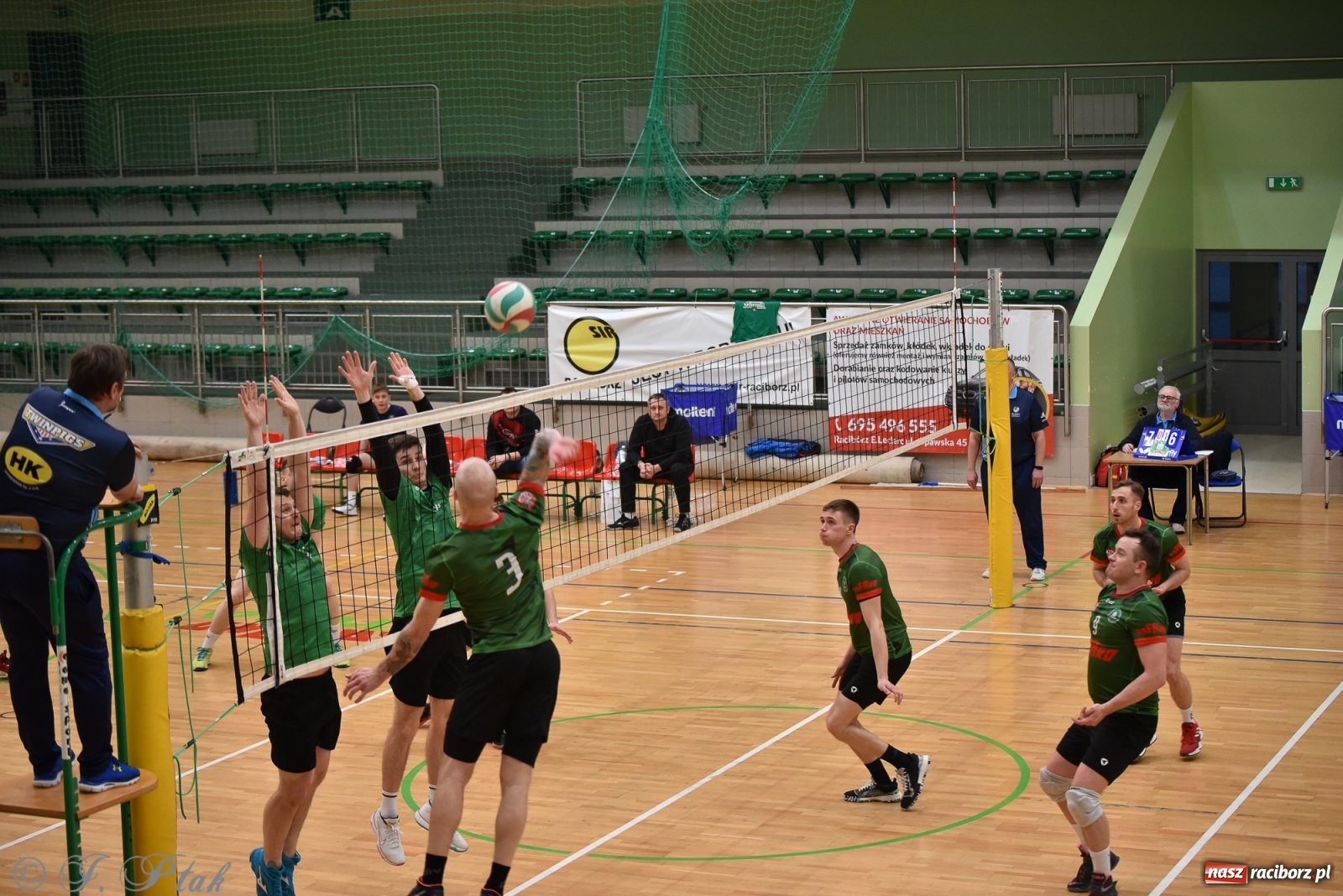 Zdjęcie w galerii na portalu naszraciborz.pl: Siatkówka. Mógł być spacerek, a było pod górkę [FOTO] wiadomości z regionu