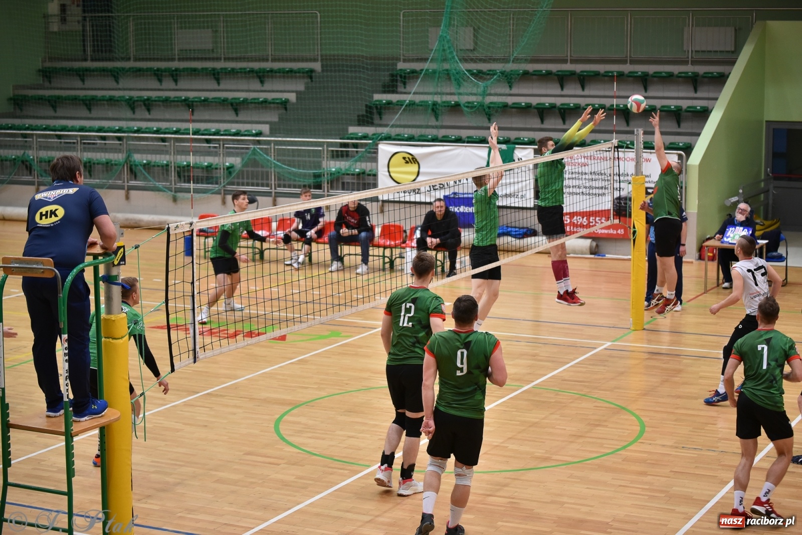 Zdjęcie w galerii na portalu naszraciborz.pl: Siatkówka. Mógł być spacerek, a było pod górkę [FOTO] wiadomości z regionu