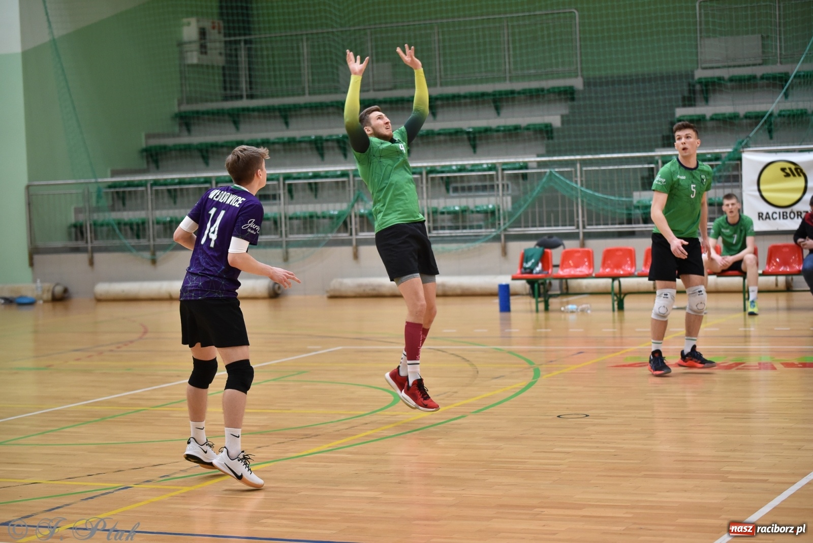 Zdjęcie w galerii na portalu naszraciborz.pl: Siatkówka. Mógł być spacerek, a było pod górkę [FOTO] wiadomości z regionu