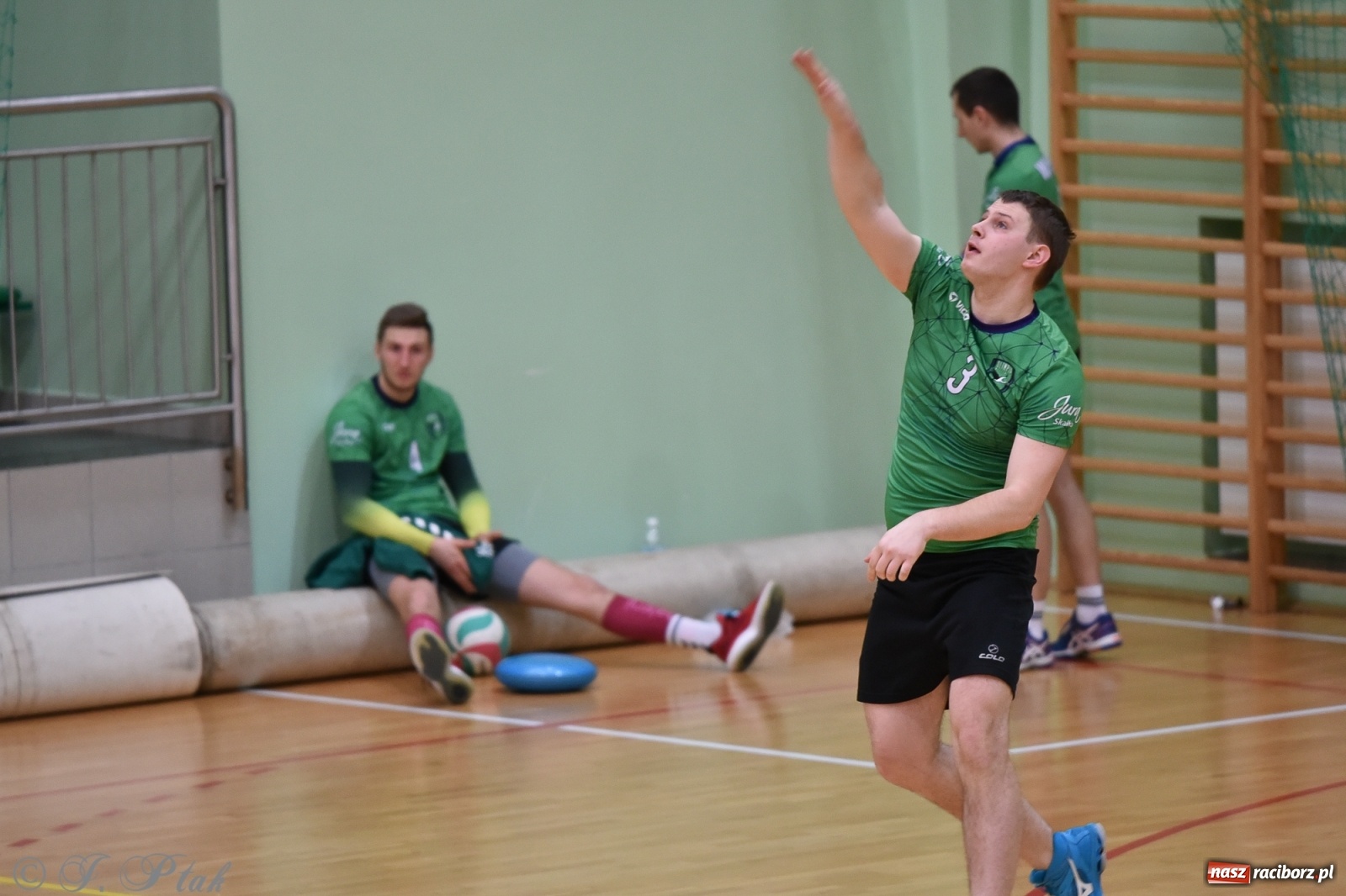 Zdjęcie w galerii na portalu naszraciborz.pl: Siatkówka. Mógł być spacerek, a było pod górkę [FOTO] wiadomości z regionu