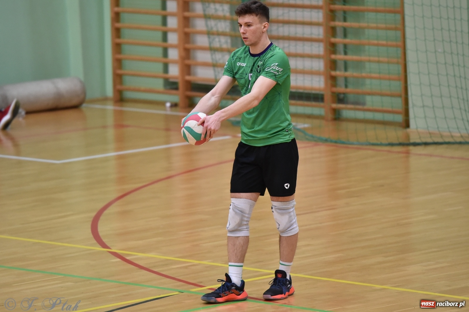 Zdjęcie w galerii na portalu naszraciborz.pl: Siatkówka. Mógł być spacerek, a było pod górkę [FOTO] wiadomości z regionu