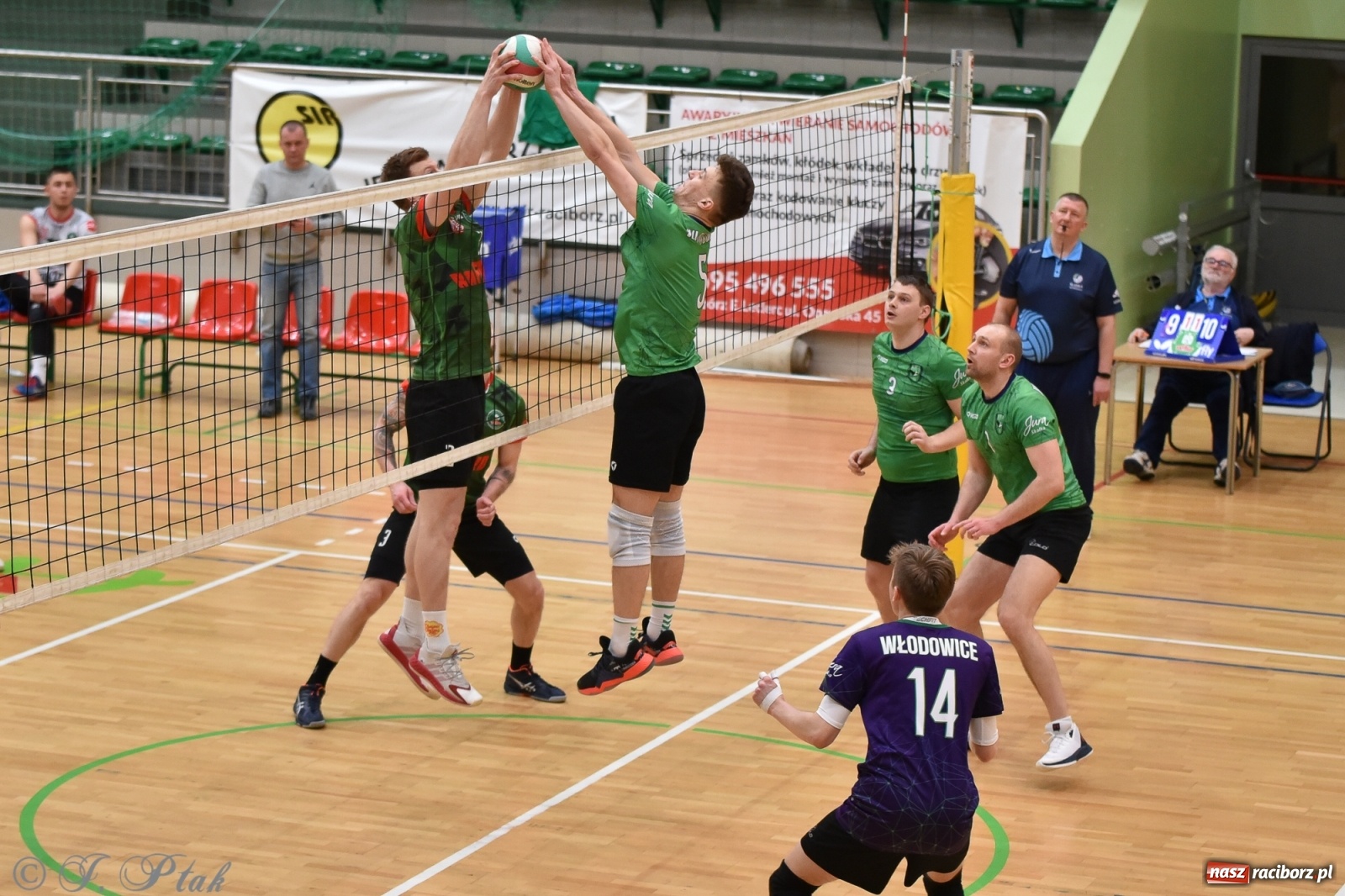Zdjęcie w galerii na portalu naszraciborz.pl: Siatkówka. Mógł być spacerek, a było pod górkę [FOTO] wiadomości z regionu