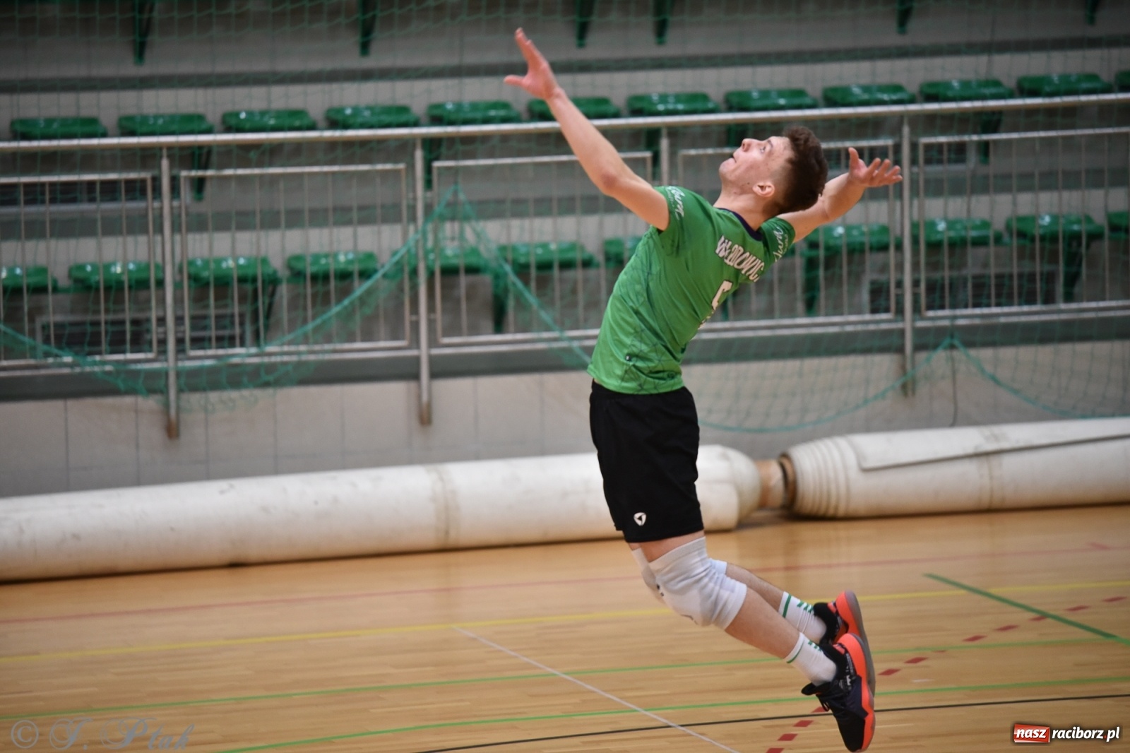 Zdjęcie w galerii na portalu naszraciborz.pl: Siatkówka. Mógł być spacerek, a było pod górkę [FOTO] wiadomości z regionu