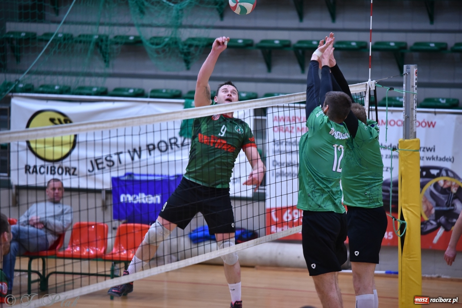 Zdjęcie w galerii na portalu naszraciborz.pl: Siatkówka. Mógł być spacerek, a było pod górkę [FOTO] wiadomości z regionu
