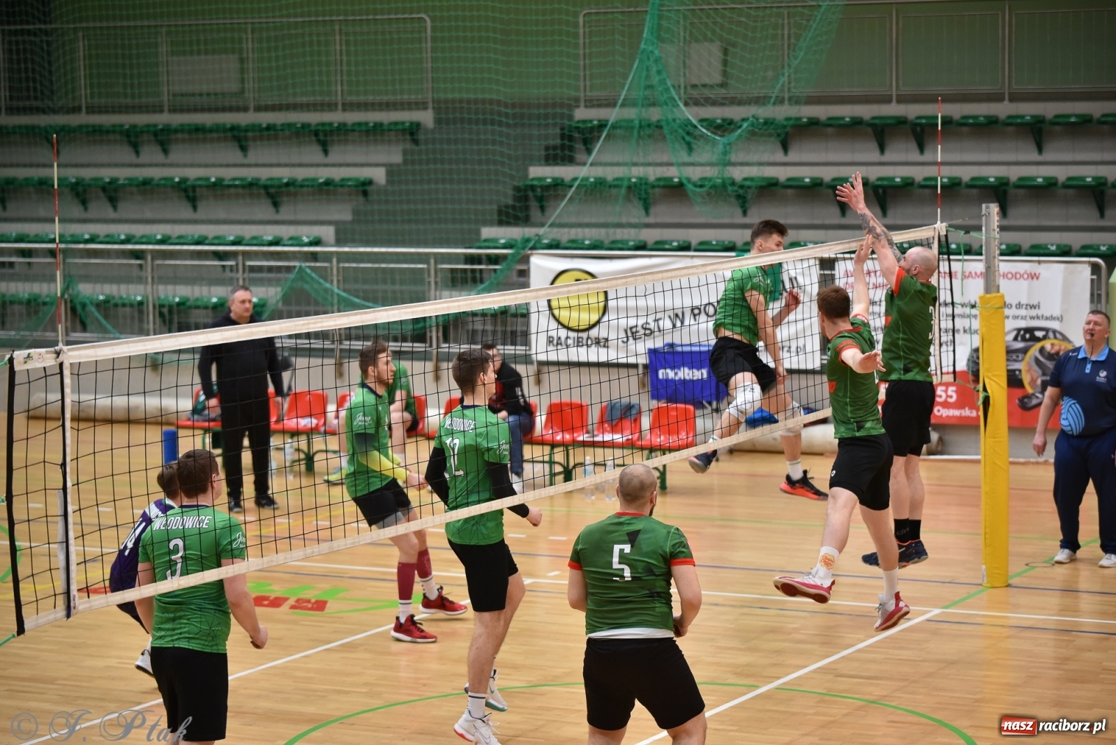 Zdjęcie w galerii na portalu naszraciborz.pl: Siatkówka. Mógł być spacerek, a było pod górkę [FOTO] wiadomości z regionu