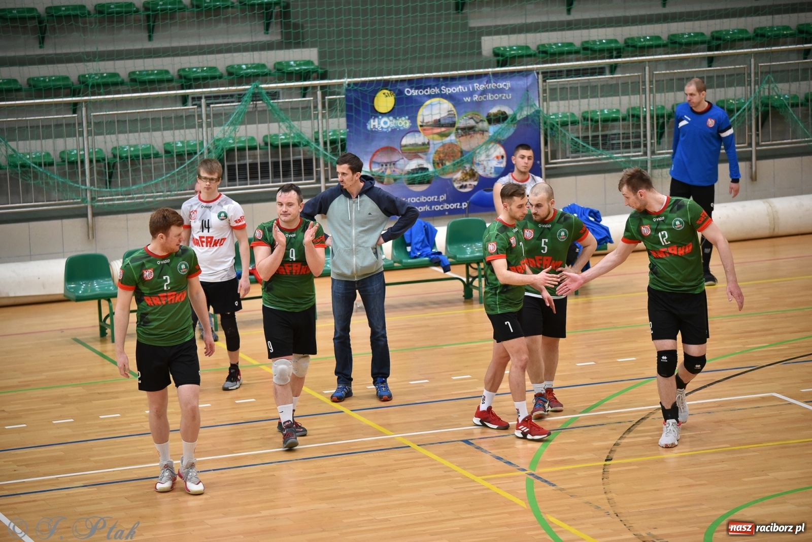 Zdjęcie w galerii na portalu naszraciborz.pl: Siatkówka. Mógł być spacerek, a było pod górkę [FOTO] wiadomości z regionu