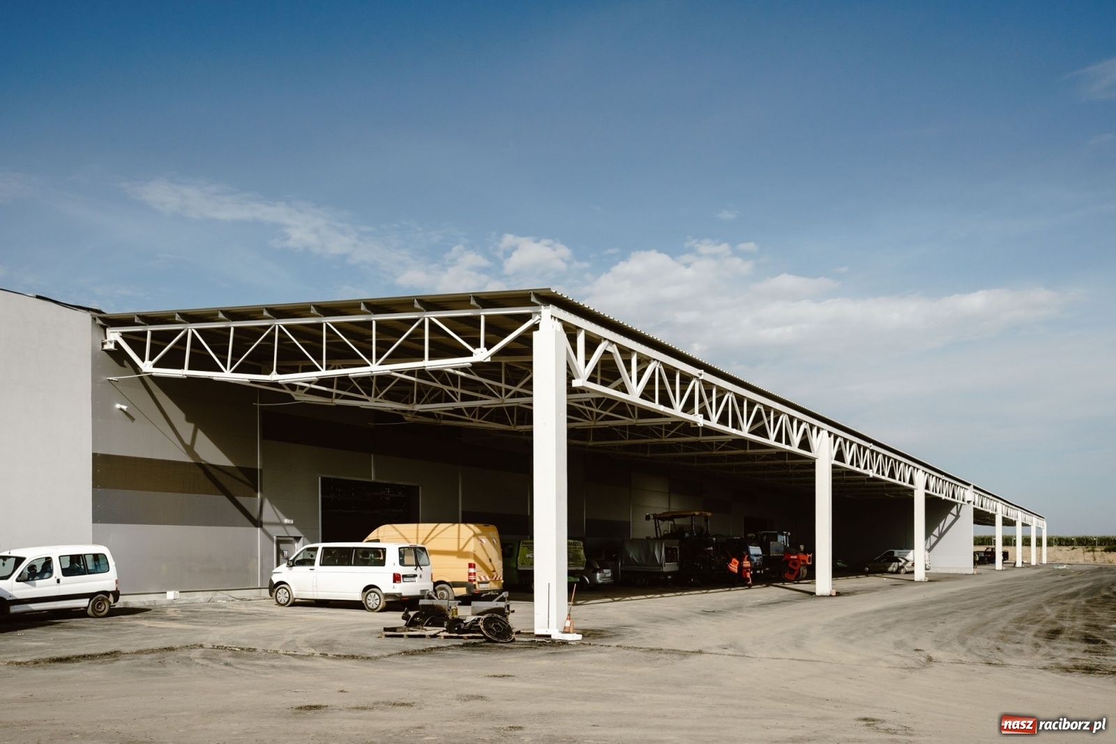 Zdjęcie w galerii na portalu naszraciborz.pl: Eko-Okna finiszują z budową hali. Będą większe od Stadionu Narodowego w Warszawie! wiadomości z regionu